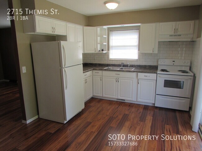 Building Photo - 2BD/1BA Duplex w/ w/d & basement