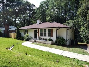 Building Photo - 3401 Bonaire Dr