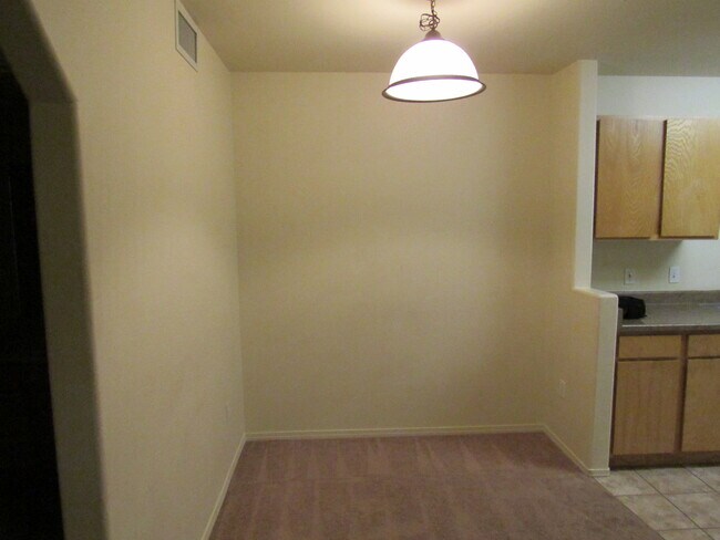 Building Photo - 1100 Goeglein Gulch #267