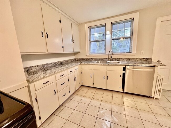 Building Photo - 20-22 Randall Avenue Unit 1