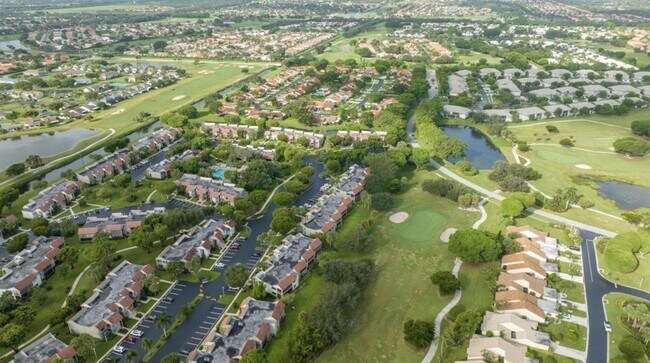 Foto del edificio - 5750 Fairway Park Ct