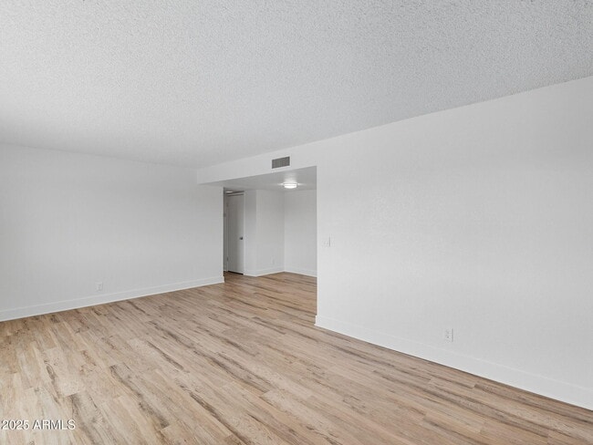 Foto del edificio - 4740 E Moreland St