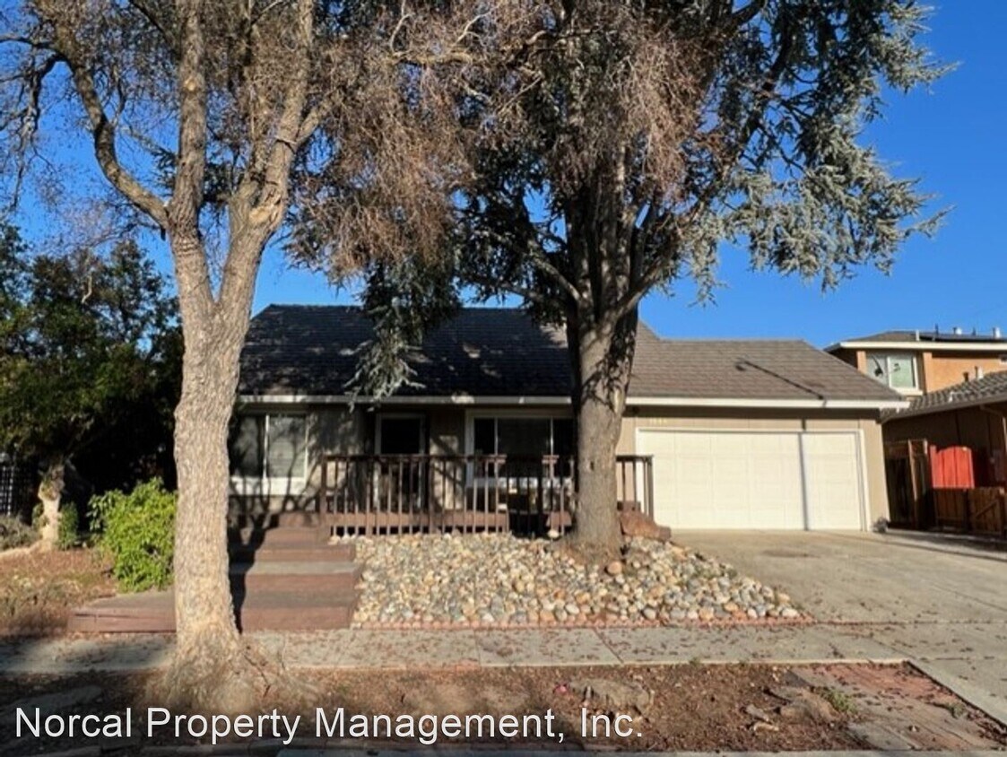 Primary Photo - 4 br, 2 bath House - 1546 Casa de Ponselle
