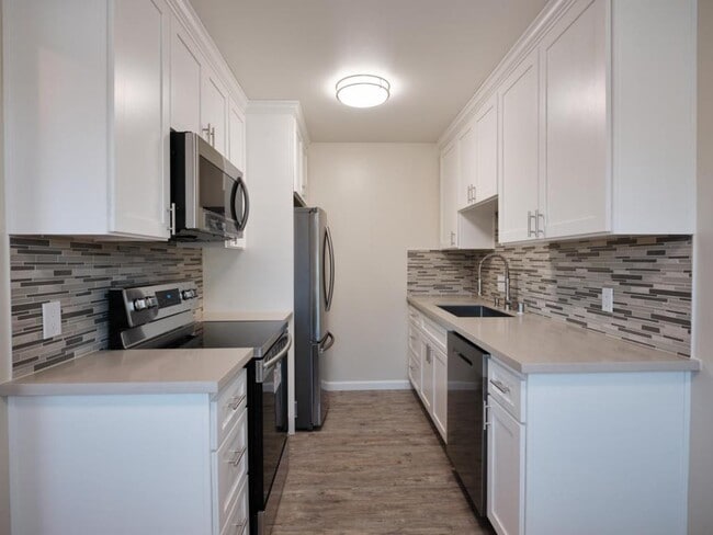 Foto del edificio - 1695 Whitwood Ln