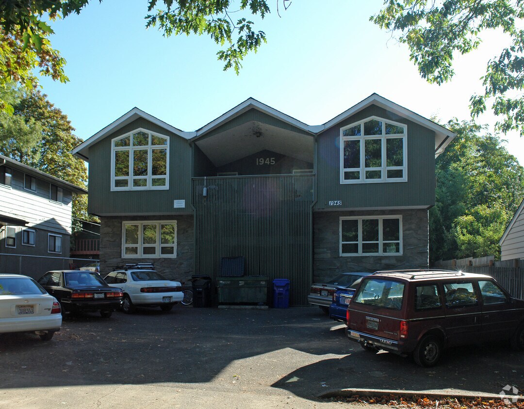 Building Photo - Clairmont-Kincaid Apartments