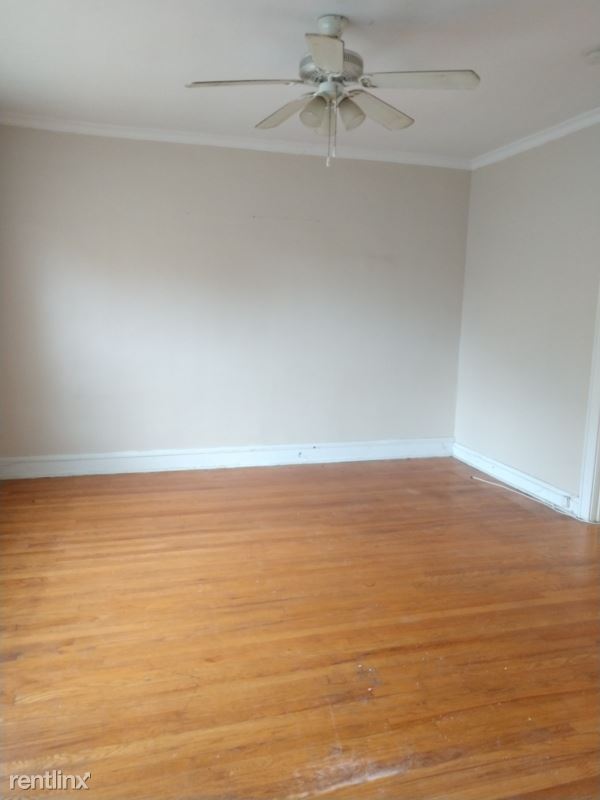 Building Photo - Studio, 1 bath Apartment - 2853 W Berteau Ave