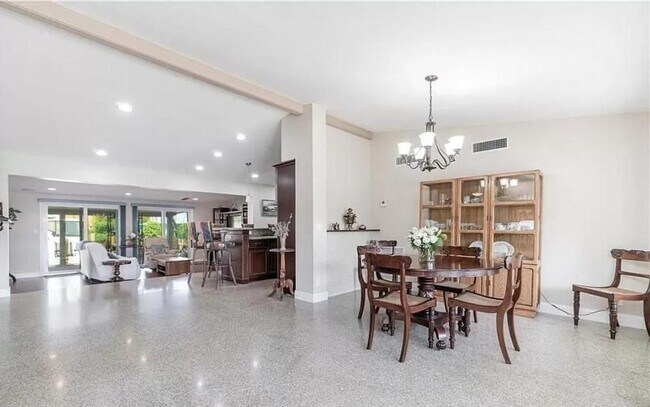 Building Photo - 3 bedroom in Ft Lauderdale FL 33312