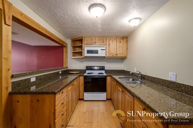 Building Photo - 1316 Kodiak Way