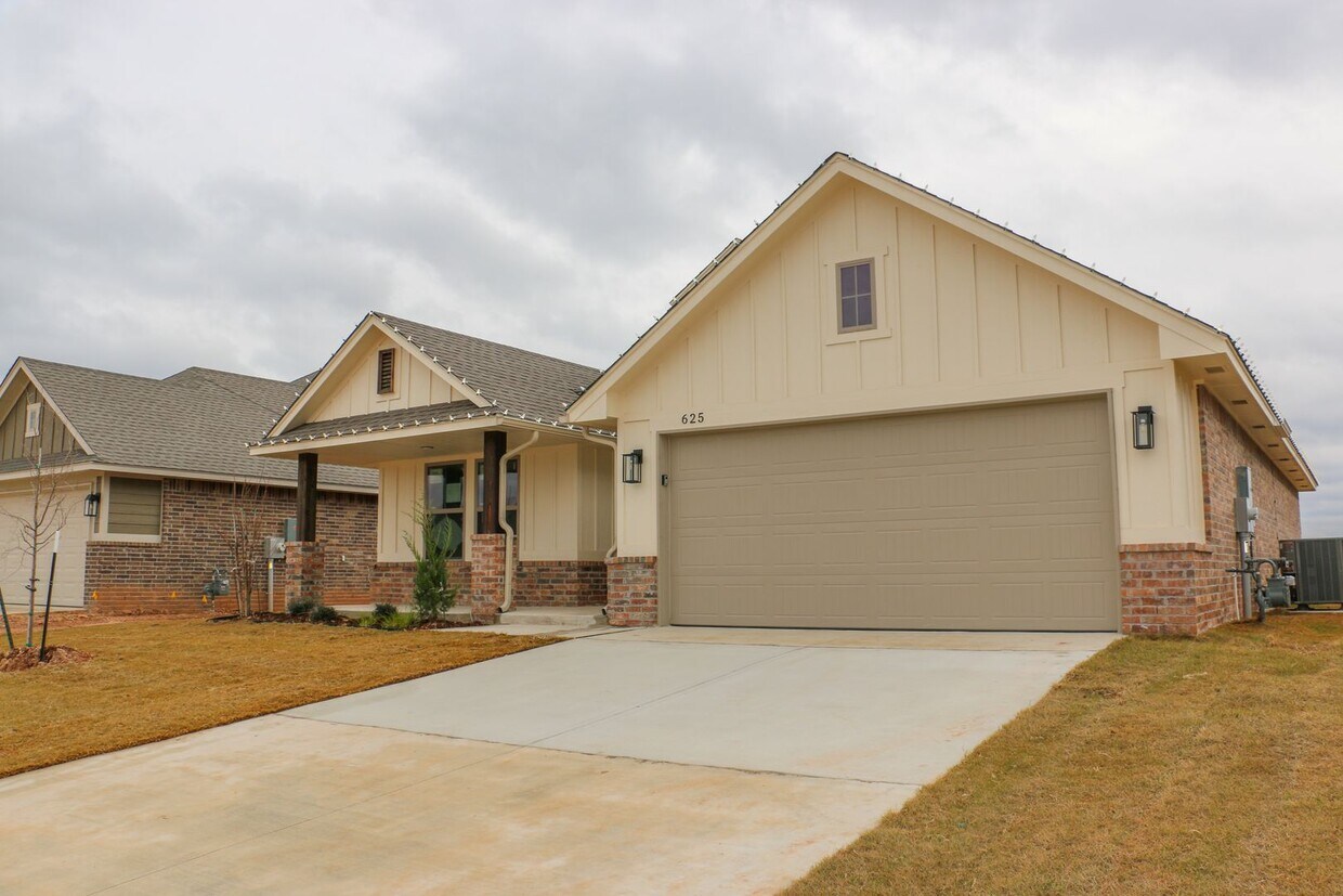 Primary Photo - Brand New Home in Shawnee!