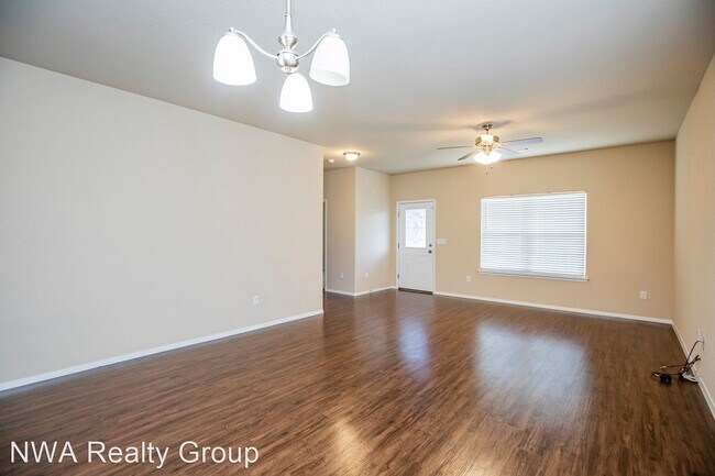 Building Photo - 3 br, 2 bath House - 6304 SW Chestnut Hill...