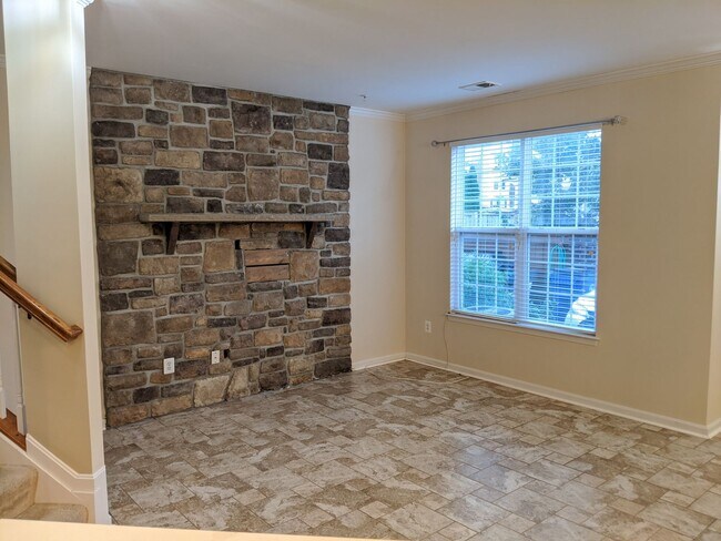 Foto del edificio - 3 Level townhouse in Frederick available e...