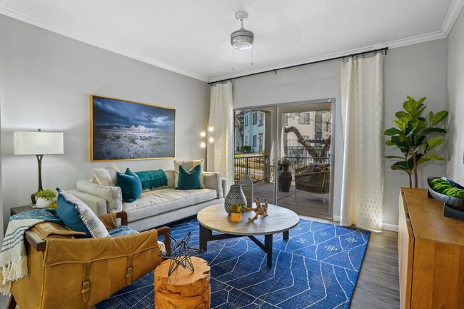 Foto del edificio - Serafina Apartment Homes