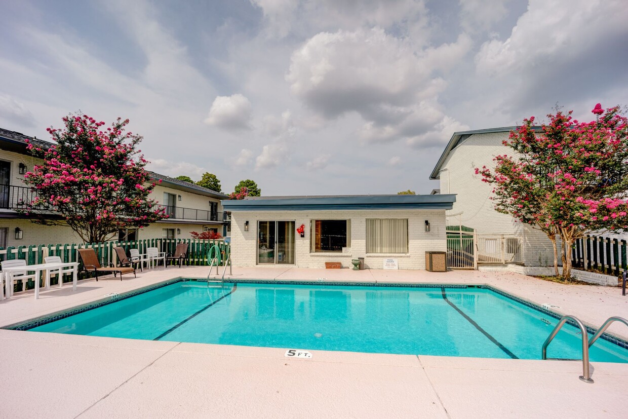 Primary Photo - Mill Creek: 1 & 2 Bedroom Apartments with ...