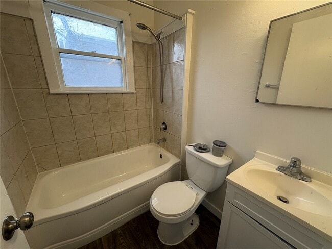 Foto del edificio - 234 Ackley Ave