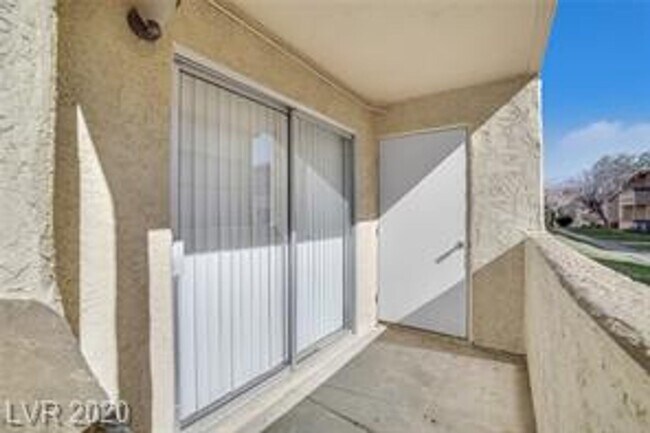Building Photo - COZY 1 BED + 1 BATH FIRST FLOOR CONDO UNIT