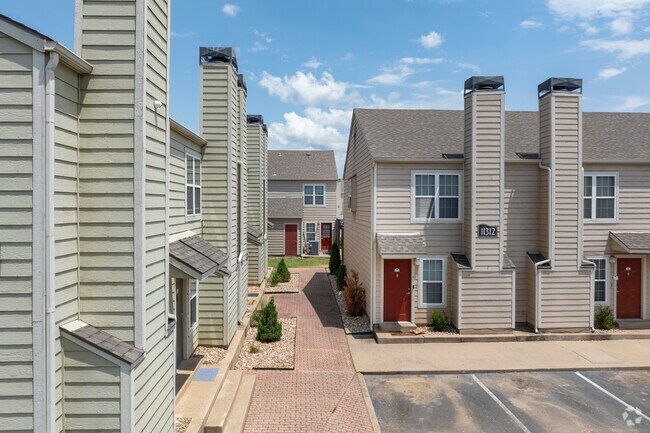 Foto del edificio - Belmont Park Townhomes