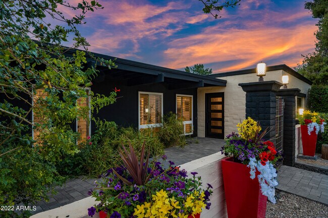 Foto del edificio - 7042 N 12th Way