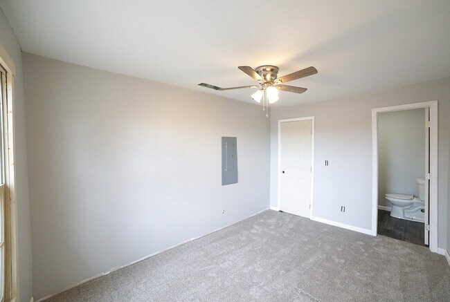 Building Photo - 3025 Maysville Rd