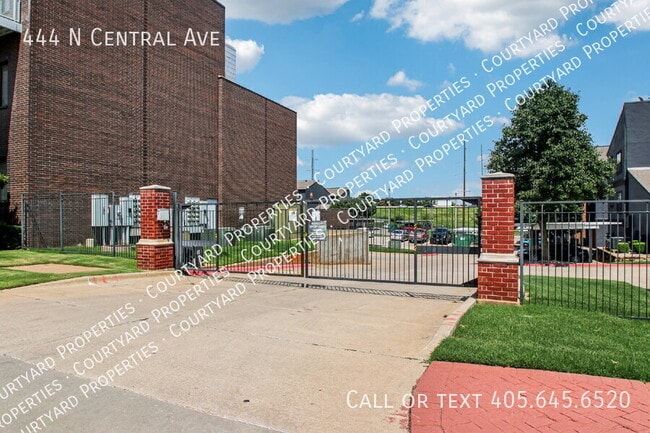 Building Photo - 444 N Central Ave
