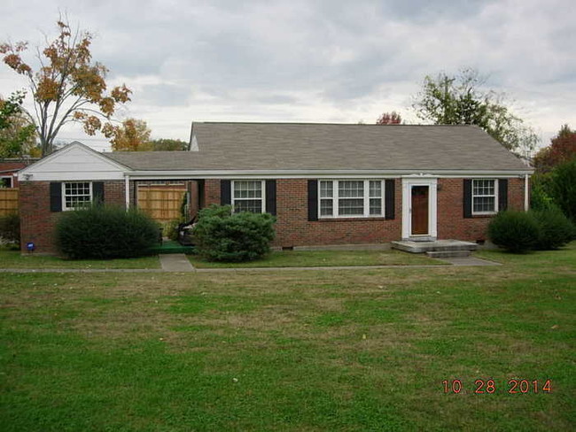 Foto del edificio - Belle Meade Brick Ranch