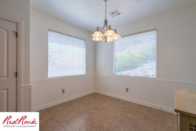 Foto del edificio - Newly painted interior, Pet friendly 3 bed...