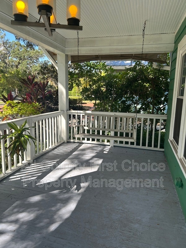 Building Photo - 616 Wilkie St