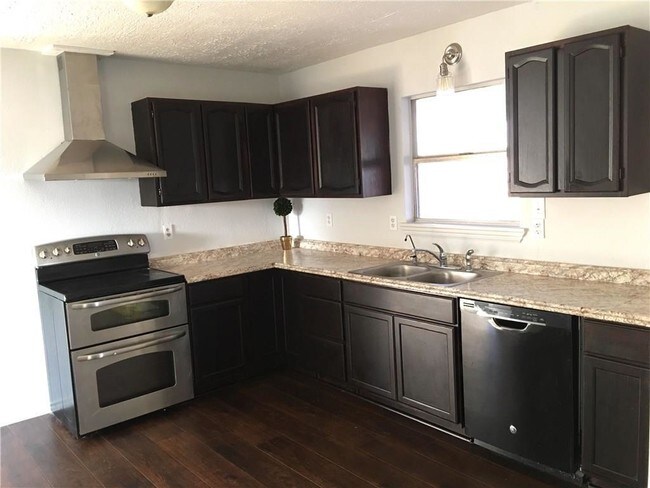 Foto del edificio - 117 Maxwell Rd