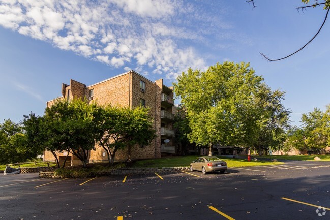 Building Photo - Woodview Apartments