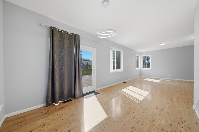 Building Photo - Updated Two-Story with Granite Kitchen, Deck, and Fully Fenced Yard