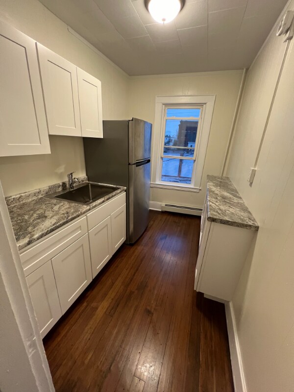 170 Elm St Unit 4, Biddeford, ME 04005 Room for Rent in Biddeford, ME