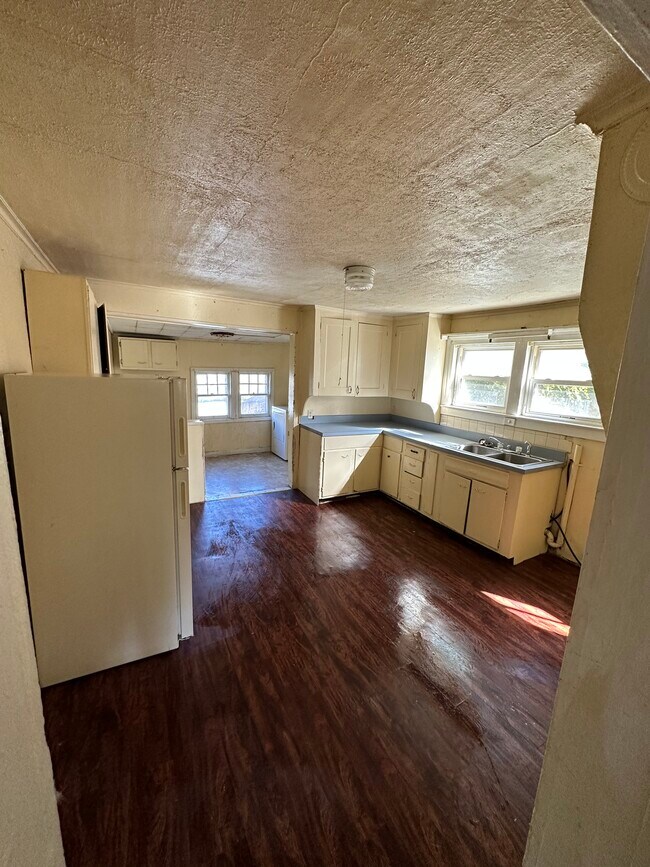 Building Photo - 242 McKinley Ave