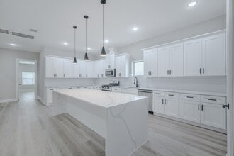 Building Photo - 2618 Piemonte Ave