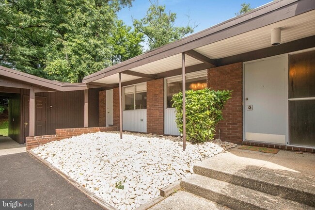 Building Photo - 3406 Woodvalley Dr