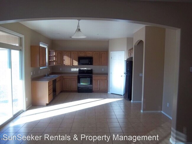 Building Photo - 4 br, 2.5 bath House - 17439 W. Monroe St.