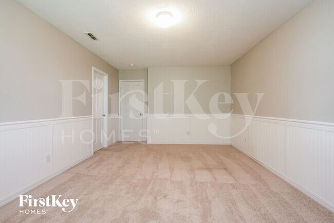 Building Photo - 7029 Halifax Ct