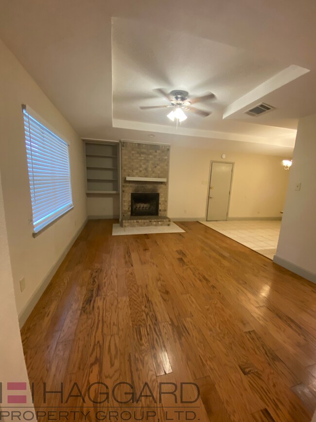 Foto del edificio - Renovated half duplex-2 bed, 1 bath, 1 story