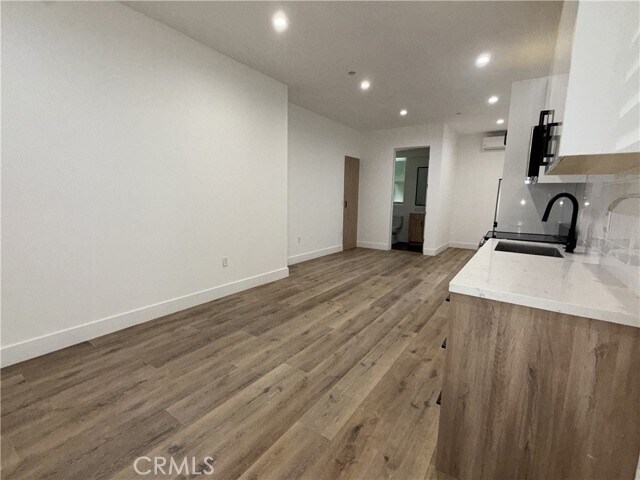 Foto del edificio - 5044 Laurel Canyon Blvd