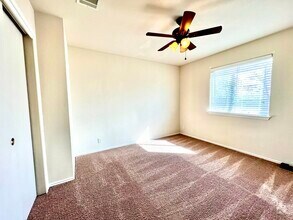 Building Photo - 212 Delby St