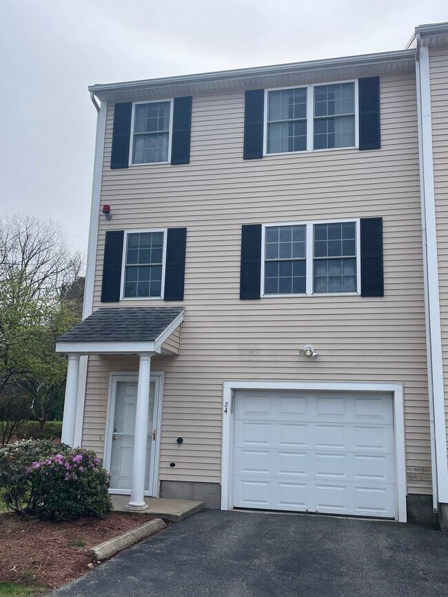 Building Photo - Beautifully updated 2 bedroom / 1.5 bath e...