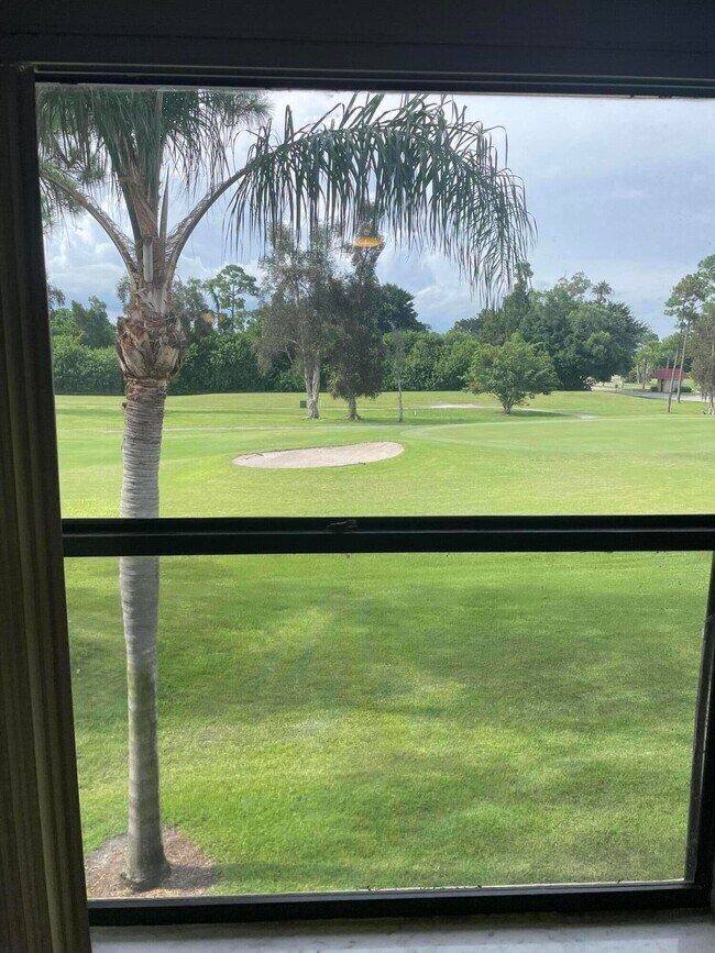 Building Photo - 7101  Golf Colony Court 201 Lake Worth Fl ...