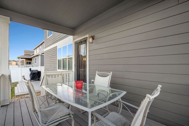 Foto del edificio - 5 Bedroom Home in West Greeley