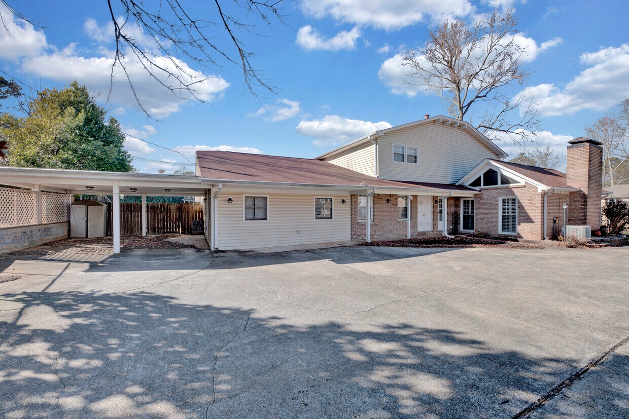 Primary Photo - 2514 Hawksbury Ln