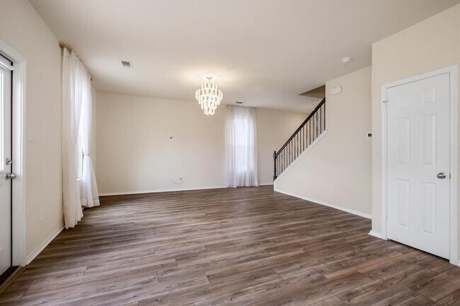 Foto del edificio - 216 Janelle Ln