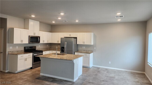 Building Photo - 7858 Morganite Ave