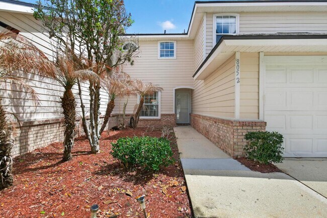 Photo - 805 Old Bridge Rd Townhome