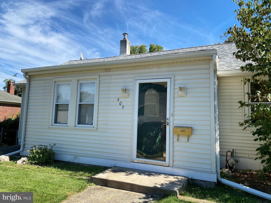 409 Clymer Ave, Morrisville, PA 19067 House Rental in Morrisville, PA