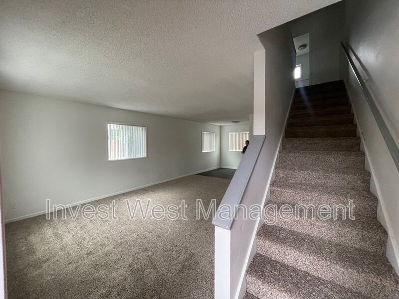 Foto principal - 1961-1933 33rd Ave