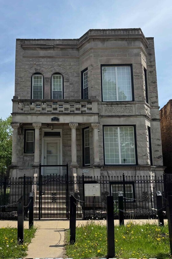 Primary Photo - 803 S Karlov Ave
