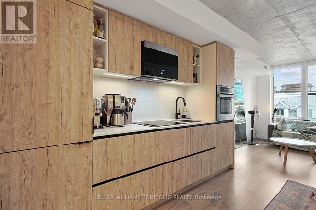 Photo du bâtiment - 2 Augusta Ave