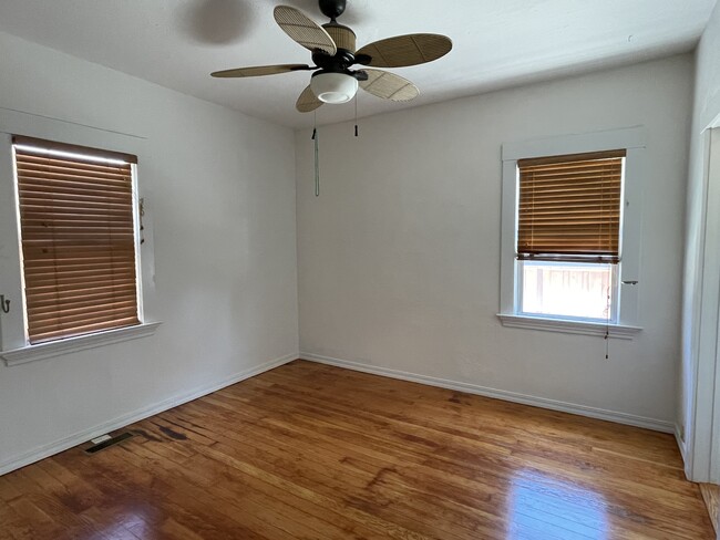 Building Photo - 870 Joaquin Ave